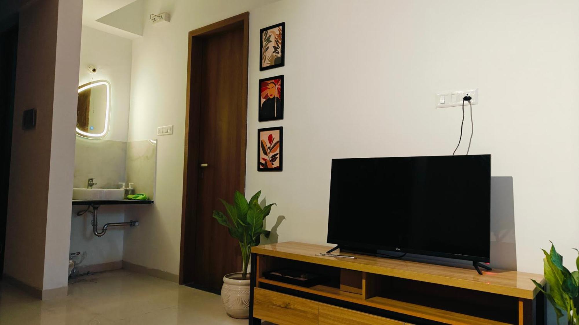 Bamboo 2bhk With Skylounge Apartment Pune