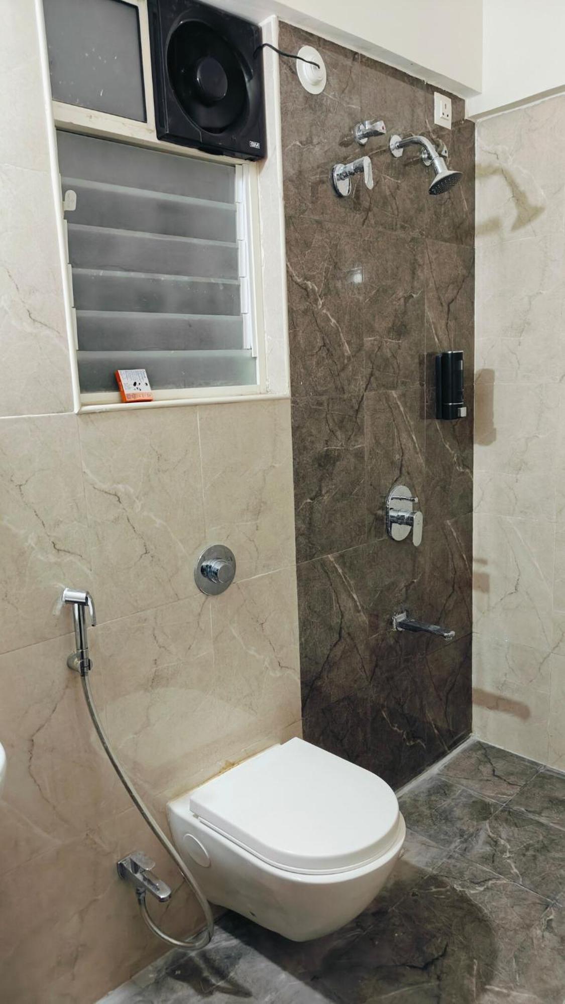 Apartment Bamboo 2bhk With Skylounge Pune