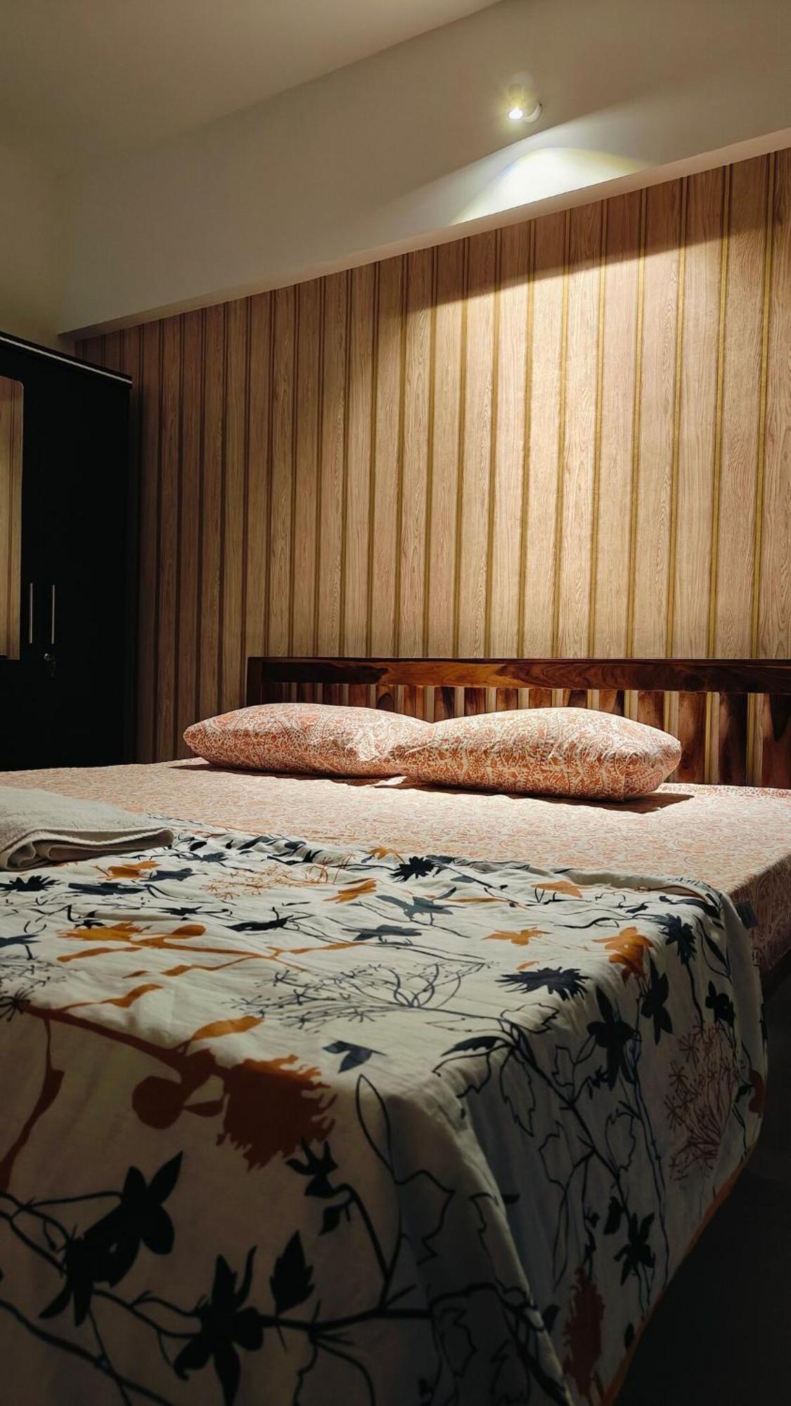 Bamboo 2bhk With Skylounge Apartment